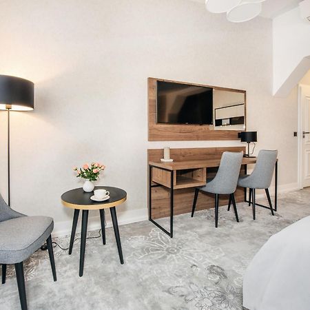 Vinfort Aparthotel Krakow Bagian luar foto