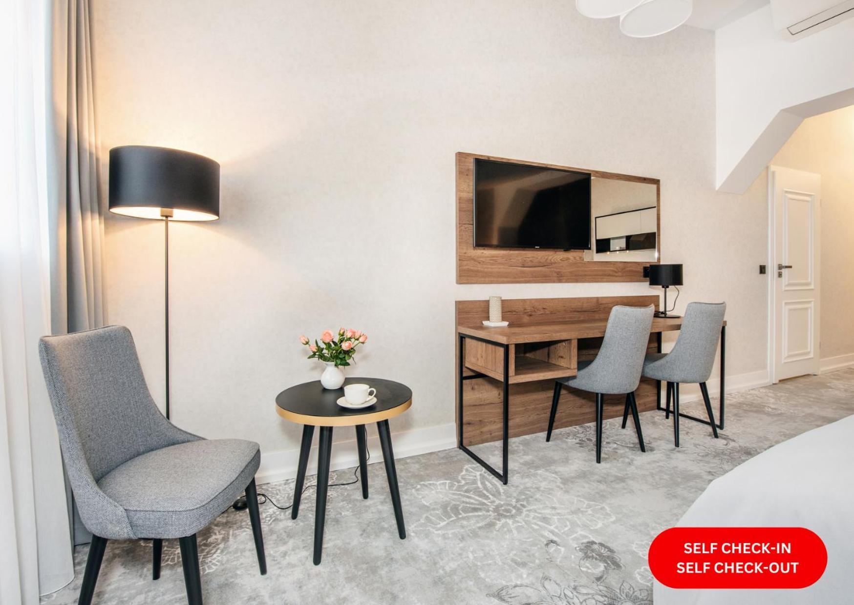 Vinfort Aparthotel Krakow Bagian luar foto