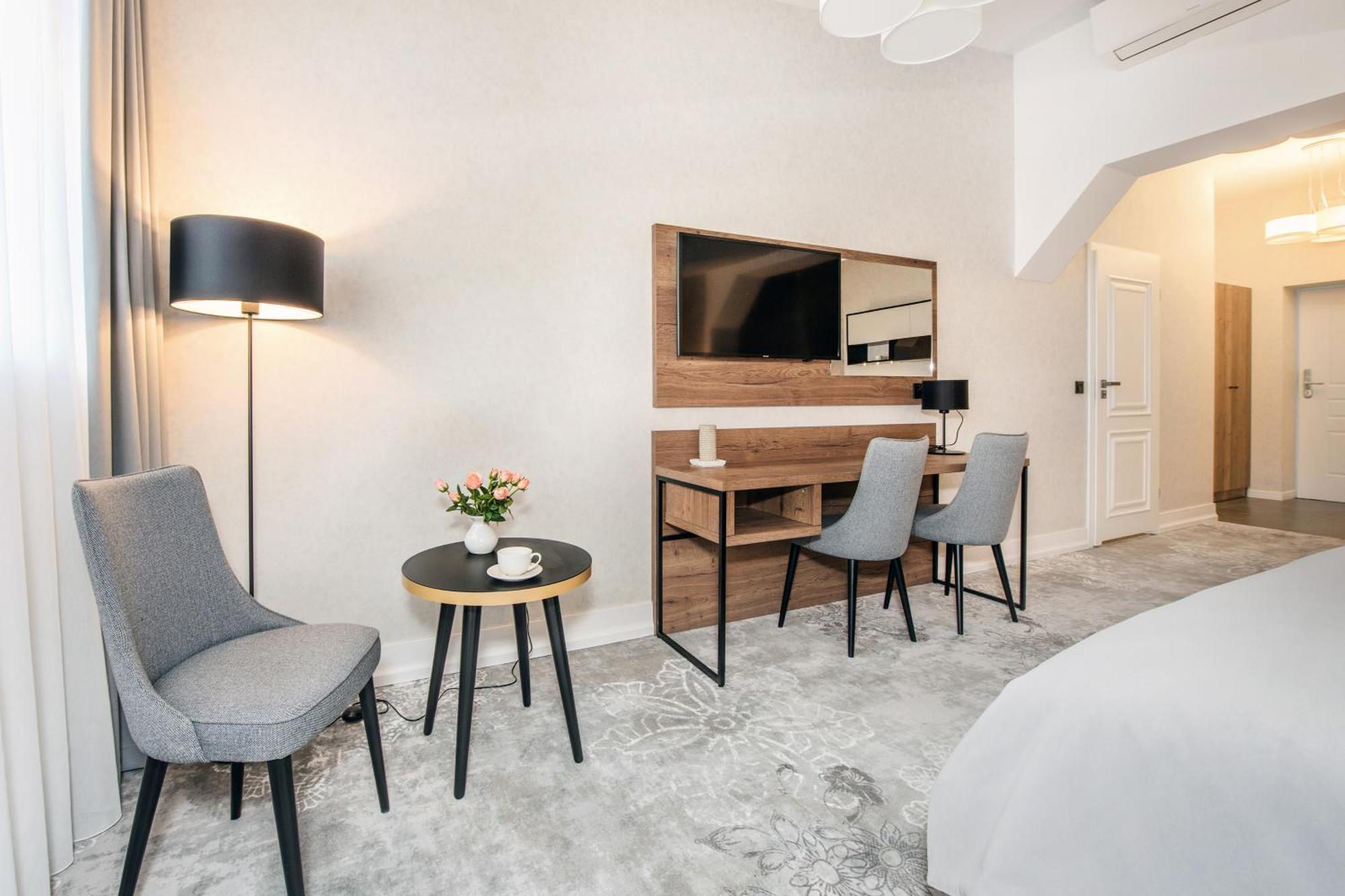 Vinfort Aparthotel Krakow Bagian luar foto